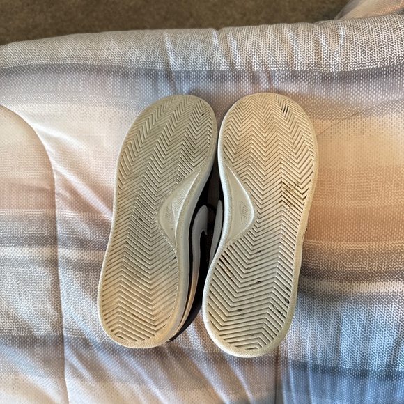 Nike Court Royale (women’s size 6.5) - Picture 4 of 4